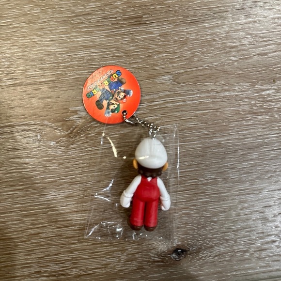 Mario Figurine Keychain - Picture 2 of 2